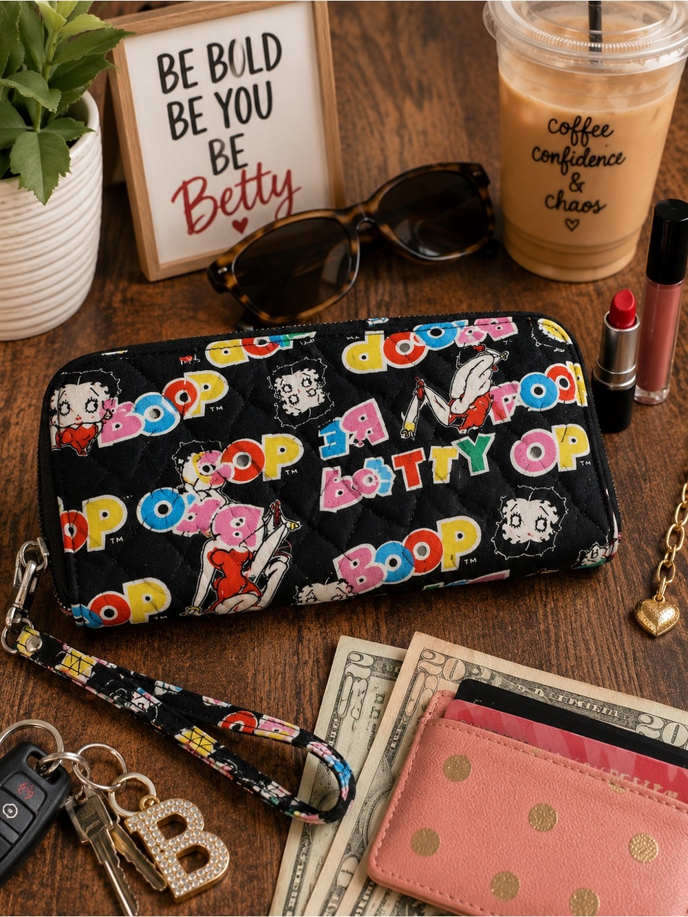 2014 Betty Boop Quilted Zip Wristlet Wallet Sasha Handbags Polka Dot Interior